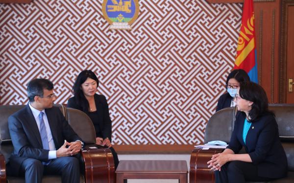 Азийн хөгжлийн банкны Монгол Улс дахь суурин төлөөлөгч Павит Рамачандрантай уулзлаа