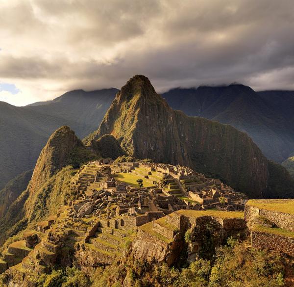 Перугийн алдарт Мачу Пикчу