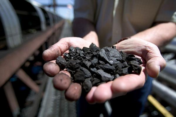 Өмнөговь аймаг ахмад настангууддаа 2 тонн нүүрс үнэ төлбөргүй олгоно