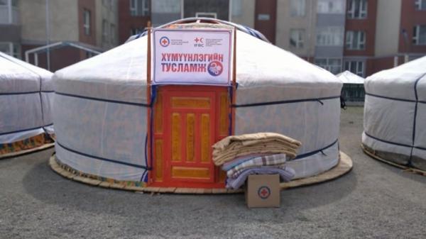 Байгалийн гамшигт өртсөн 15 өрхөд иж бүрэн гэр олгов