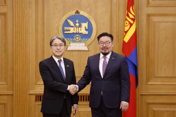 Ерөнхий сайд Г.Занданшатар Япон Улсаас Монгол Улсад суугаа Онц бөгөөд Бүрэн эрхт Элчин сайдыг хүлээн авч уулзлаа