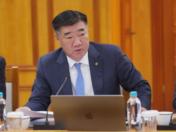 С.Бямбацогт: Засгийн газар эдийн засгийн тусгаар тогтнолд онцгой анхаарал хандуулж байна