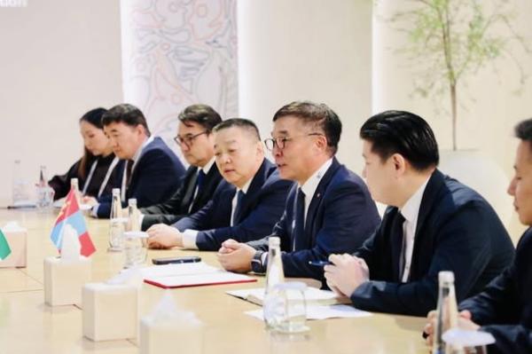 Бид байгалиа хамгаалахын зэрэгцээ шинэ төрлийн санхүүжилтийн урсгал, шинэ ажлын байр, шинэ боломжуудыг нээх гэж байна