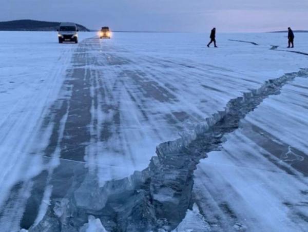 Зарим голын мөсний зузаан цаг агаарын нөхцөл байдлаас шалтгаалан нимгэрч байна