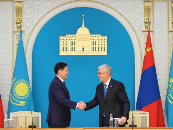 Ерөнхийлөгч У.Хүрэлсүх, К.Токаев нар албан ёсны хэлэлцээний үр дүнгийн талаар мэдээлэл өглөө