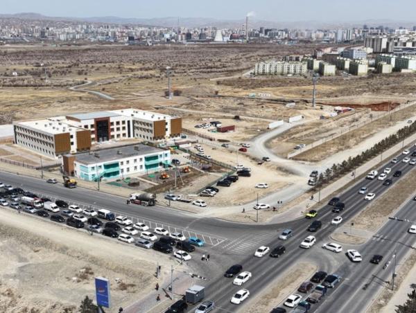 Яармагийн авто замаас Эрчим хүчний гудамжны уулзварын зүүн талд байрлах 312-р сургууль, цэцэрлэг хүртэл авто зам барина