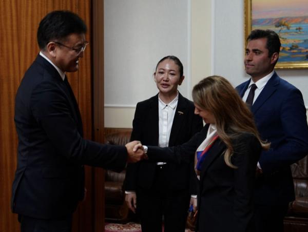 Эрчим хүчний салбарт төсөл хэрэгжүүлэх сонирхлоо илэрхийллээ