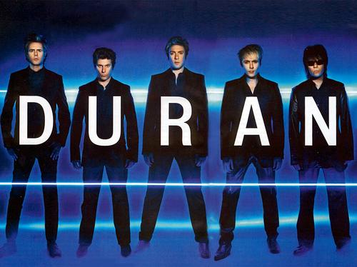 Английн “Duran Duran” хамтлаг клипэндээ дэлхийн шилдэг загвар өмсөгчдийг тоглуулжээ 