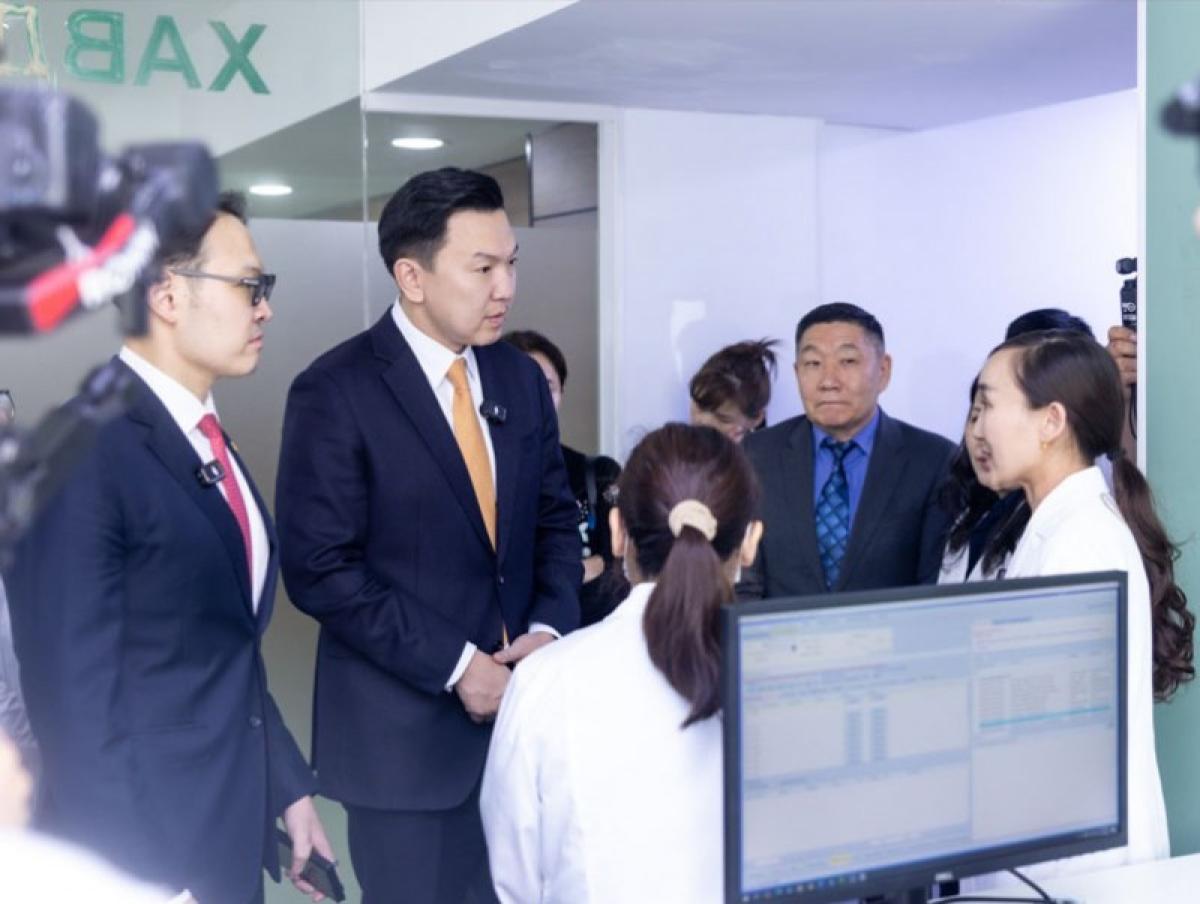 Эмч, ажилчдын цалингийн нэмэгдлийг