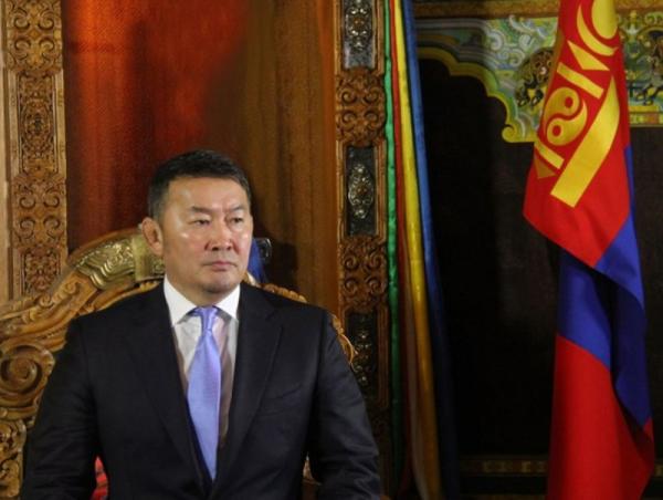 Ерөнхийлөгч Х.Баттулга Монгол Улсын Ерөнхийлөгчийн сонгуулийн тухай хуульд өөрчлөлт оруулах тухай хуульд бүхэлд нь хориг тавилаа