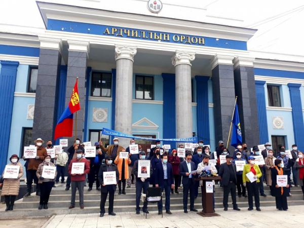 Ерөнхийлөгчийн МоАХ ардчиллын эсрэг дуугарч, нэг хүний эрх мэдлийг шаардлаа