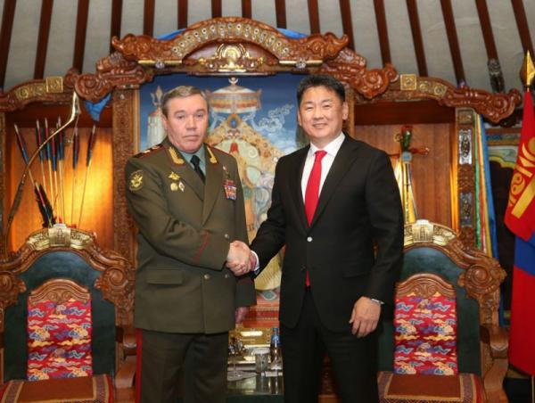 Монгол Улсын Ерөнхийлөгчид ОХУ-ын Зэвсэгт хүчний Жанжин штабын дарга В.В.Герасимов бараалхав