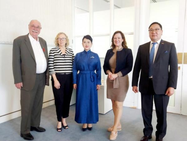 Австралийн парламент дахь Австрали-Монголын парламентын найрамдлын бүлгийн гишүүдтэй уулзав
