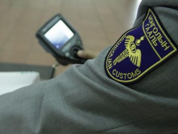 ГЕГ: Гаалийн 9 түр агуулахад хугацаа хэтэрсэн 324 автомашин болон 30 гаруй чингэлэг бараа, бүтээгдэхүүн байна