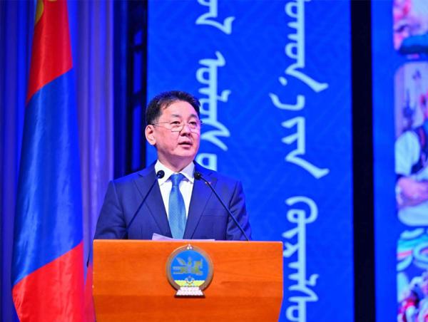 Ерөнхийлөгч У.Хүрэлсүх соёл, урлагийн салбарынхантай уулзлаа