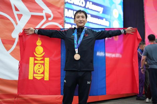 С.Жамбалжамц Азийн наадмаас хүрэл медаль хүртлээ